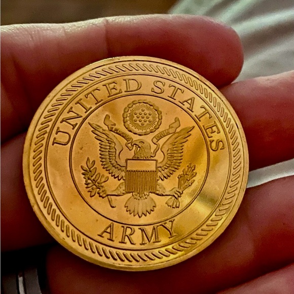 10th Mountain Division Commemorative Coin - Picture 2 of 5